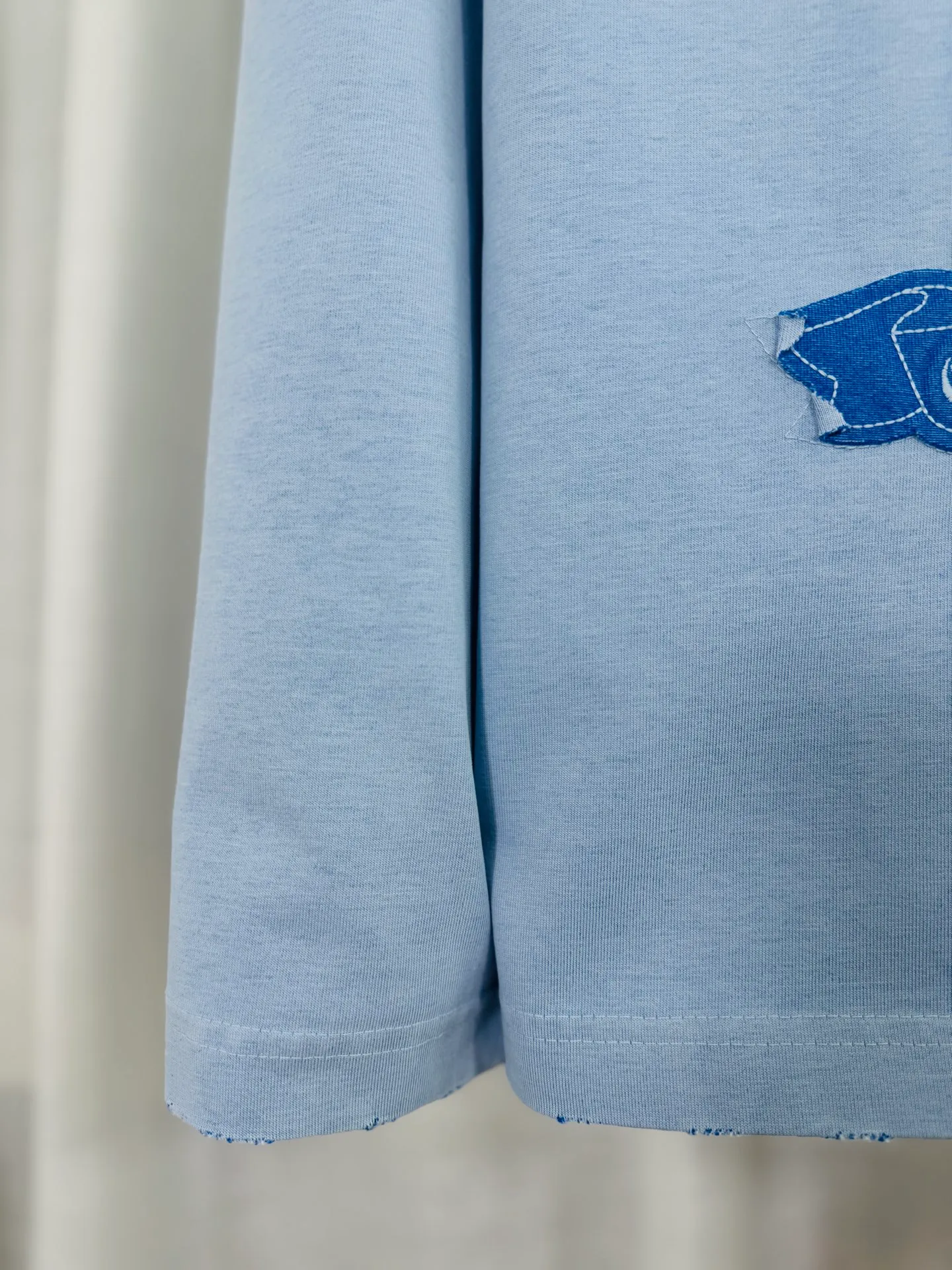 P250 ch high version Chrome Hearts 2025 new autumn and winter cross patch washed spray horse slip long-sleeved T-shirt, fabric: 26 double yarns 320 grams weight, patch embroidery, heavy wash water ➕ fried color + spray horse slip printing process: patch embroidery, secondary color spray horse slip process Color: gray, blue Size: S M L XL Style number: 5181